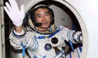 翟志刚谈上次出舱感受 翟志刚谈上次出舱感受